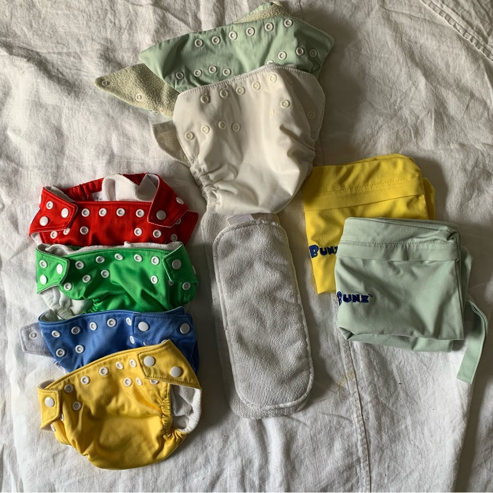 FuzziBunz Pocket Diaper Lot XS + S and two wet bags